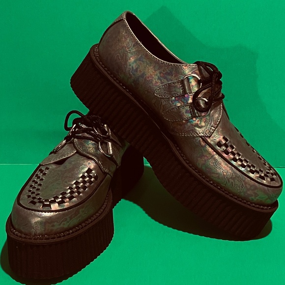 Tuk Oil Slick Holographic Creepers (G) - Picture 2 of 5